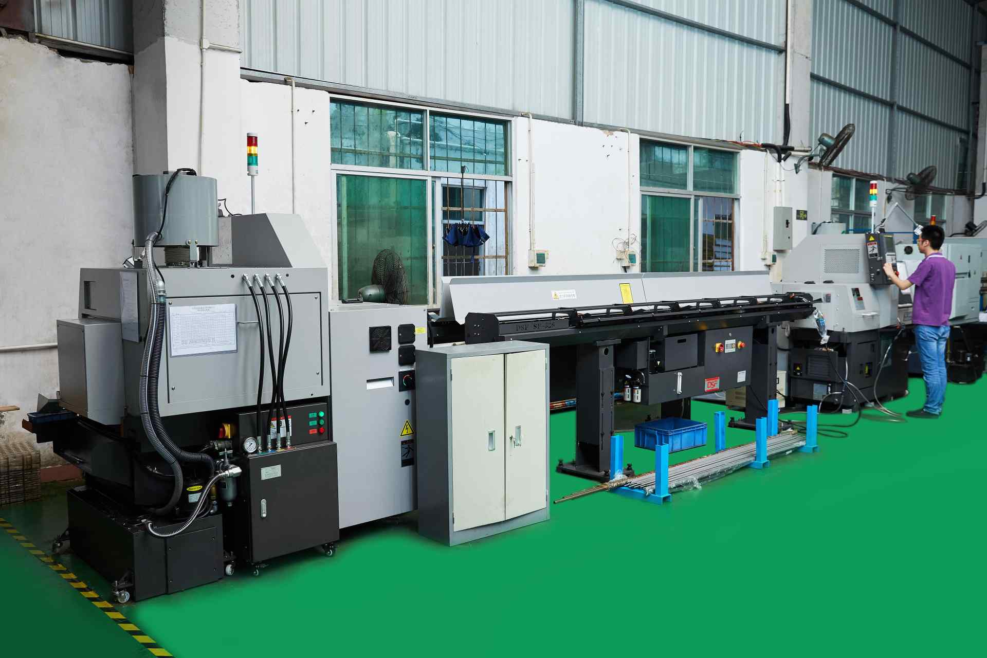 Precision CNC Tunring Center Workshop of 3 Axis CNC Milling